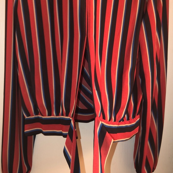 Forever 21 Lightweight open tied back long sleeves - Picture 3 of 8